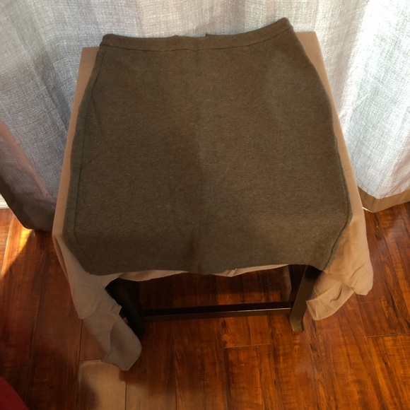 Banana Republic Stretch Pencil Skirt - Picture 4 of 4